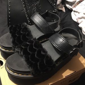 Voss quad fluffy platform sandals